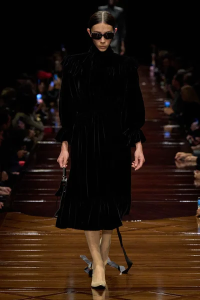 Look 12